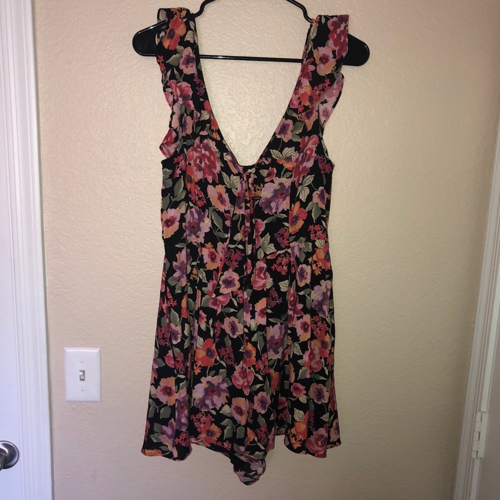 Urban Outfitters Floral Romper - Picture 2 of 5
